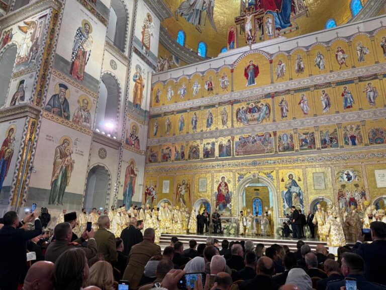 Academia Oamenilor de Știință din România, reprezentată la Ceremonia de Sfințire a picturii Catedralei Mântuirii Neamului